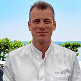 Dirk Hoberg wusste schon nach seiner Ausbildung, dass sein Weg in die Spitzenküche führen soll. Er gibt zu: „Ich möchte selbstsicher ...