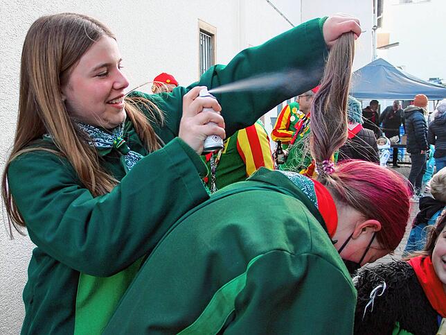 Bild 13: Buntes Treiben beim Mini-Kinderball der Froschenzunft