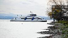 Katamaran &bdquo;Ferdinand&ldquo; auf dem Bodensee. Künftig hat er auf der gesamten Strecke Vorfahrt. Es sei denn, es kommen ihm ...
