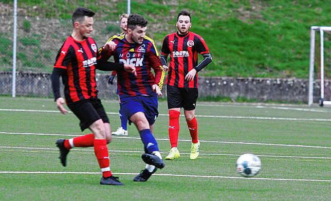 Bild 22: FC 08 Bad Säckingen ist enttäuscht nach dem 2:2 gegen den SC Lauchringen &ndash; wir haben die Bilder!