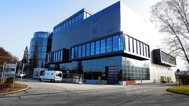 Ein dreiviertel Jahr nach ihrer Gründung steht die Albert Weber GmbH, Nachfolger der insolvent gegangenen Weber Automotive GmbH, vor ...