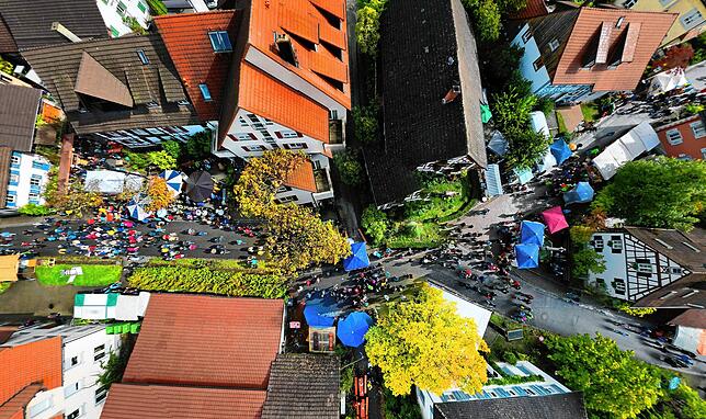 Das Büllefest in Bankholzen aus der Luft.