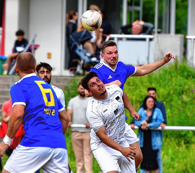 Bild 2: FC Tiengen 08 II beim 9:0 gegen SV Jestetten II weiter auf Titelkurs &ndash; und wir haben Bilder!