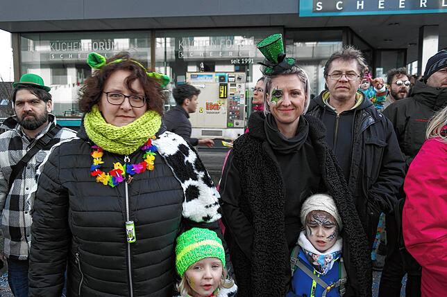 Bild 1: Bilder vom Narrensprung der Narrenzunft Seegockel in Friedrichshafen (3/3)