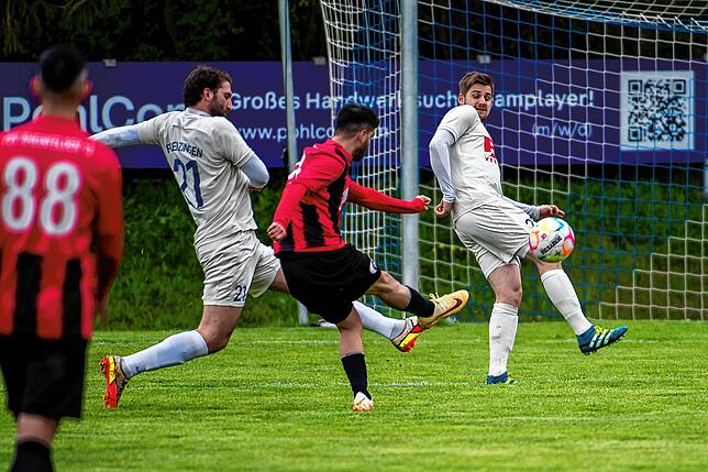 Bild 13: FSV Rheinfelden gewinnt beim FC Erzingen mit 6:1 &ndash; und wir haben Bilder!