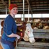 Astrid Walter ist Landwirtin und Herdenmanagerin. Ein Teil der Tiere hat von ihr Namen bekommen, wie beispielsweise Kuh Heike.