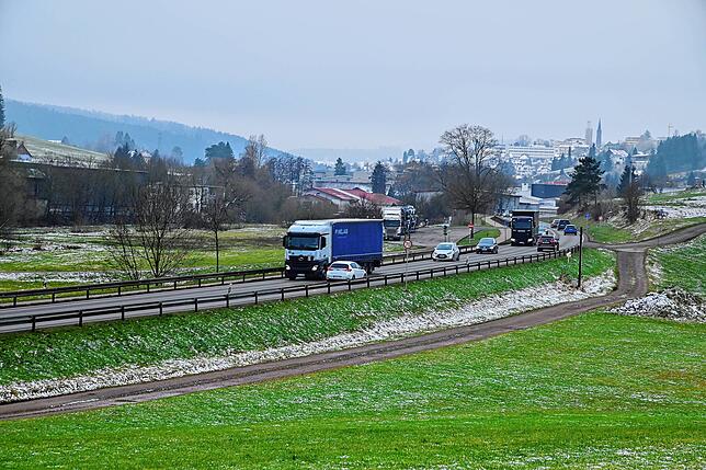 Aus Richtung St. Georgen kommend wäre die geplante Agri-PV-Anlage nicht so massiv sichtbar. Aus Richtung Peterzell kommend wären die ...