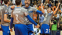 Meisterschaftsrunde, Finale, 4. Spieltag in der Max-Schmeling-Halle. Friedrichhafens Philipp Collin (l-r) , Athanasios Protopsaltis, ...