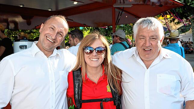 Bild 19: Konstanzer Seenachtfest 2022: Einheimische und Gäste feiern im Stadtgarten