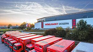 Tagtäglich sind die vielen Fahrzeuge vom Möbelmarkt Dogern zu den Kunden unterwegs. Bilder: Möbelmarkt