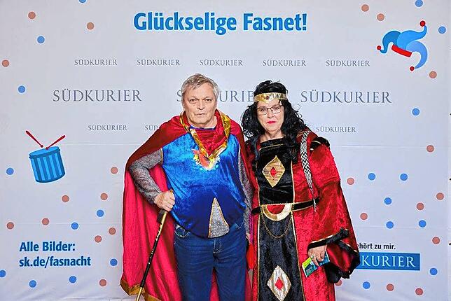 Bild 12: Gute Laune vor der SÜDKURIER-VIP-Wand bei der Fernsehfasnacht