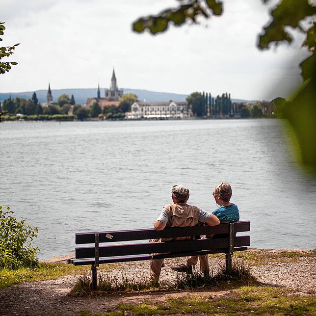 Von der Schmugglerbucht aus sieht man das ehemalige Dominikanerkloster sowie das Münster.