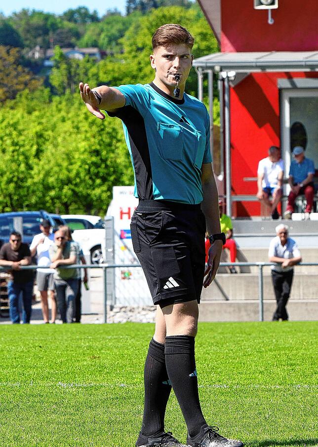Bild 31: Das torreiche Kellerderby gewinnt der SV Deggenhausertal! Wir waren mit der Kamera dabei!