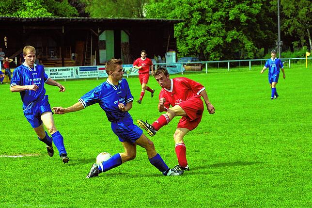 Bild 11: Schnappschüsse aus der letzten Landesliga-Saison des VfR Rheinfelden