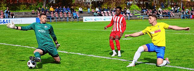 Bild 3: Unsere Bildergalerie vom Verbandsliga-Derby zwischen dem SC Konstanz-Wollmatingen und dem FC Singen