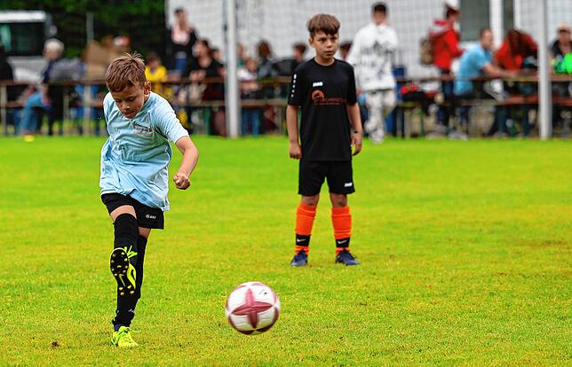 Bild 31: Beim großen Fußballturnier der Radolfzeller Grundschüler zeigen die Nachwuchskicker ihr Talent
