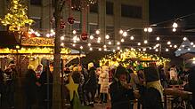 Festliche Stimmung: Der Weihnachtsmarkt in Singen hat wieder geöffnet und lädt bis zum 23. Dezember zum Bummel und Verweilen ein.