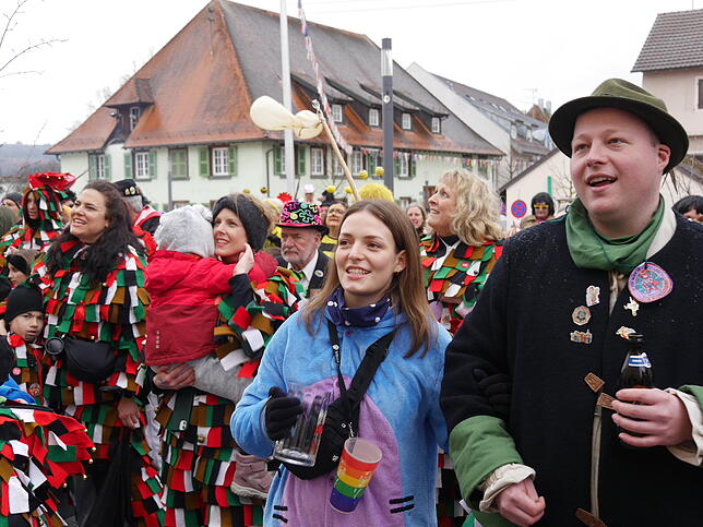 Bild 15: Bilder vom Schmotzigen in Hilzingen: Fasnacht 2025 mit buntem Treiben!