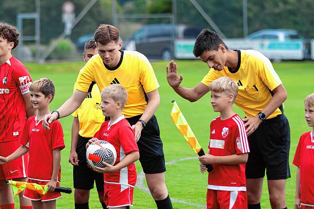 Bild 3: U19 des SC Freiburg gewinnt Test in Eggingen gegen den SV Schaffhausen mit 4:1 – wir haben Fotos!
