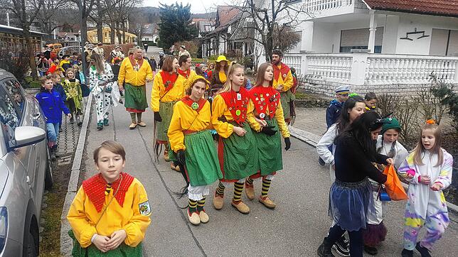 Bild 4: Bilder vom schmotzigen Dunschtig in Hepbach und Leimbach