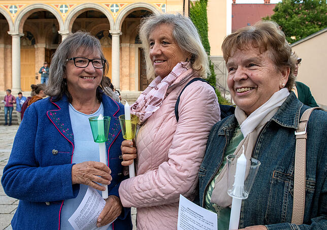 Sie kommen jedes Jahr (von links): Klara Mahlenbrey aus Ostrach, Elisabeth Belthle aus Sigmaringen und Lina Schneider aus Göggingen.