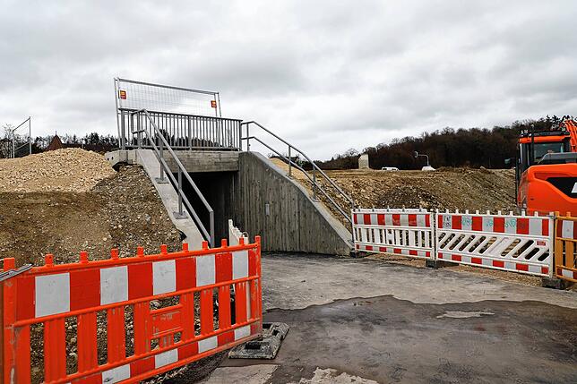 Die Unterführung bei Hegne liegt mitten in der Baustelle bei der B33. Aber sie ist nun offiziell im Betrieb.