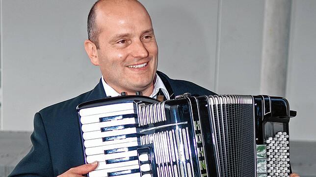 Akkordeonist Rudi Hartmann.