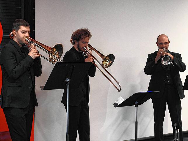 Für den passenden musikalischen Rahmen sorgte ein Ensemble mit Musiklehrern der beiden Musikschulen Bad Säckingen und Südschwarzwald.