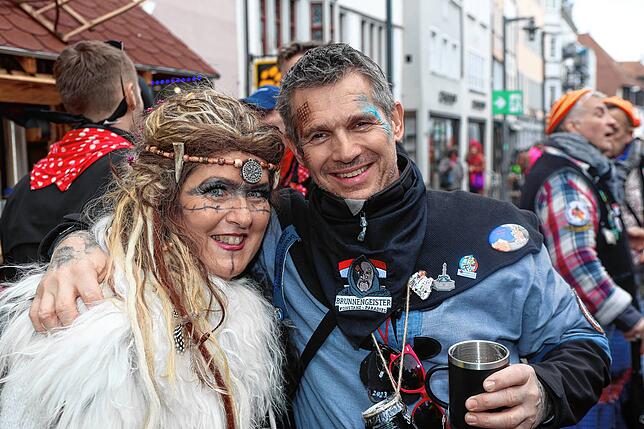 Bild 22: Die Konstanzer Fasnacht außer Rand und Band! Hästräger feiern auf der Marktstätte – die schönsten Bilder!