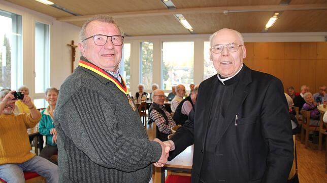 Die Hauptversammlung des Seniorenkreises St. Gallus Eggingen, dem Club der Weisen, nutzte Pfarrer Hans Jürgen Allgaier dem erfolgreichen ...