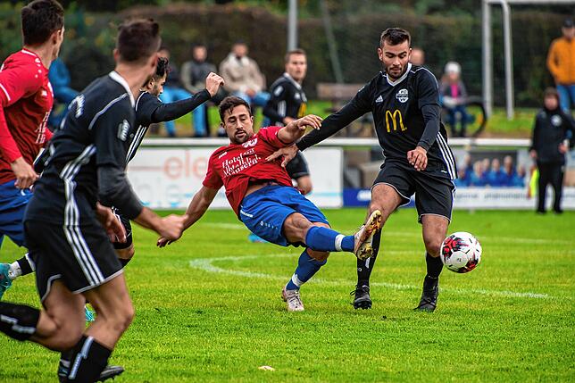 Bild 4: SG Höchenschwand/Häusern gewinnt beim FC Wallbach mit 3:2 &ndash; wir haben Bilder!