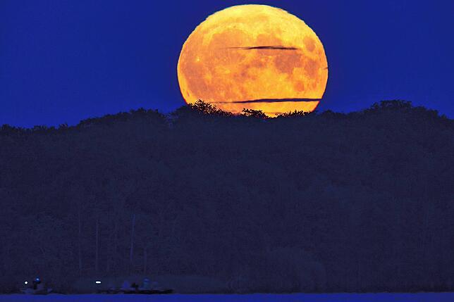 Ein einzigartiges Naturschauspiel: der Blue Moon.