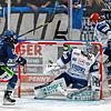 Mächtig Betrieb vor dem Tor von Wild Wings-Goalie Joacim Eriksson. Der Schwede war auch beim Playoff-Spiel Nummer sieben wieder in ...