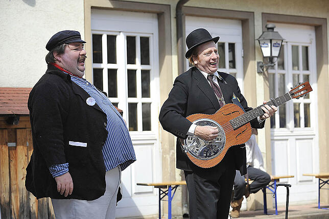 Bild 29: Wenn Gaukler und Musiker in der Zähringerstadt regieren: Impressionen vom Straßenmusiksonntag in Bräunlingen