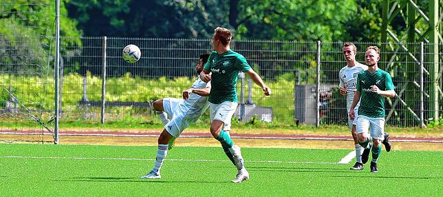 Bild 22: FC Zell besiegt den SV Blau-Weiß Murg mit 2:0 – und wir haben Bilder!