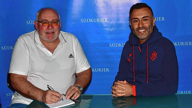 Besuch in der Regionalsport--Redaktion des SÜDKURIER: Der in Bad Säckingen lebende Erkan Aktas, seit 2023 als Co-Trainer des U21 des FC ...