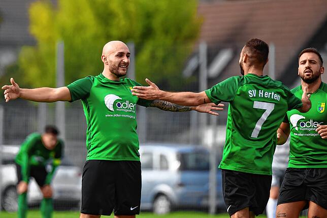 Bild 1: SV Herten besiegt den TuS Efringen-Kirchen mit 4:0 &ndash; und wir haben Bilder!