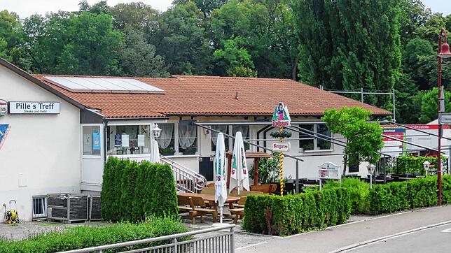 Die Heizung im FC-Clubheim muss erneuert werden. Der Gemeinderat entschied sich mit knapper Mehrheit wieder für den Energieträger Gas// ...