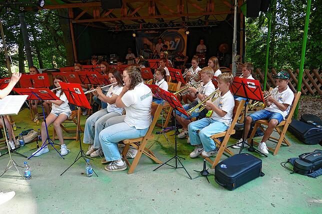 Bild 10: Döggingen im Feierlaune: Waldfest zieht Hunderte Besucher an - die schönsten Bilder