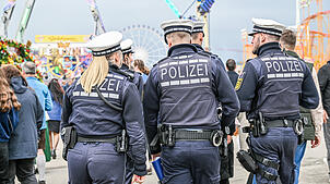 Die Polizei hatte am ersten Wochenende des Stuttgarter Volksfests Cannstatter Wasen einiges zu tun.