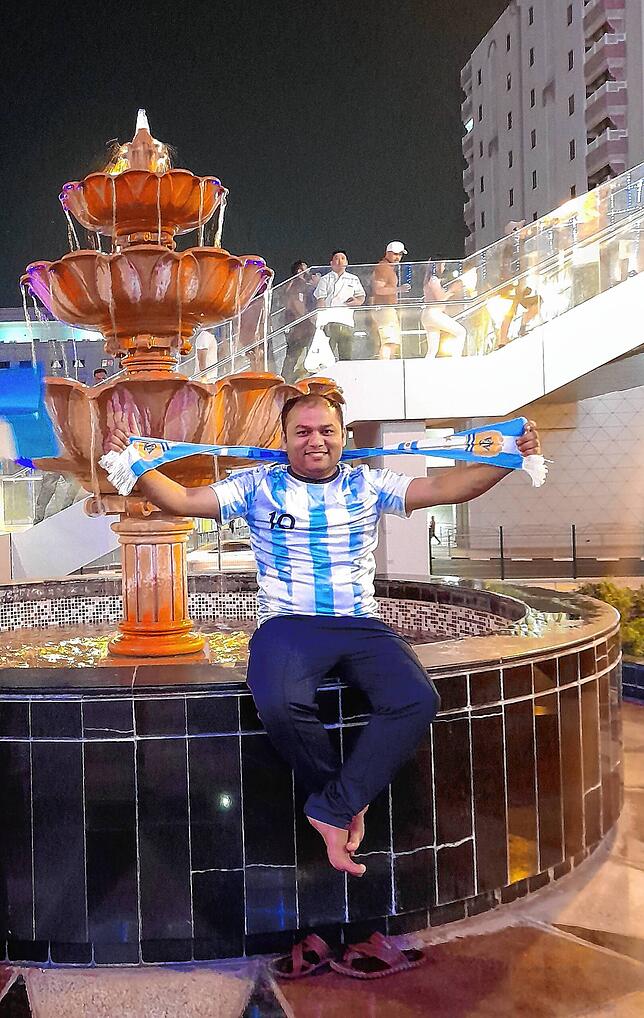 Sheikh Ferdous aus Bangladesh. Der in Katar arbeitende Mann ist Fan der argentinischen Nationalmannschaft.