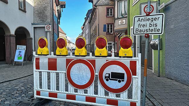 Der Verkehrsführung in der und um die Gerberstraße ist in Folge des Großbrandes geändert worden. Hier an der Einfahrt von der ...