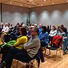 Konzentriert hörten die rund 50 Besucher im Stadtforum, darunter auch einige wenige aus Pfullendorf, den Ausführungen des Referenten zu. ...