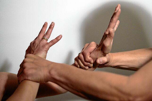 Solange die Taten im Verborgenen ablaufen, ist es schwer, den Tätern Einhalt zu gebieten. (Symbolbild)