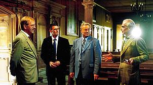 Ein Bild aus dem Jahr 1999: (von links) Regierungspräsident Hubert Wicker, Bürgermeister Frank Amann, Landrat Siegfried Tann und ...