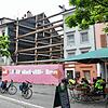 So sieht es in der Kreuzlinger Straße schon seit 2018 aus: In der Häuserzeile klafft ein Loch.