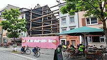 So sieht es in der Kreuzlinger Straße schon seit 2018 aus: In der Häuserzeile klafft ein Loch.