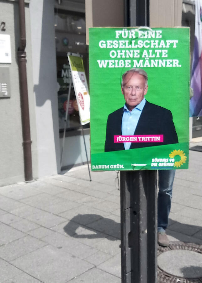 Bild 4: Gefälschte Wahl-Plakate: Steckt die rechtsextreme Identitäre Bewegung hinter der Täuschung vor den Wahlen im Mai?