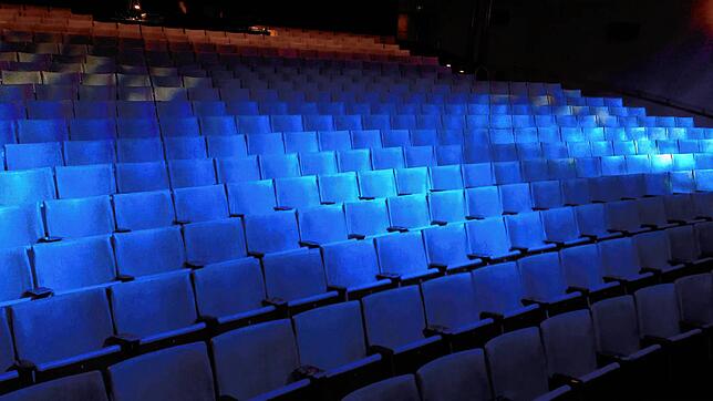 Vorübergehend ausgetanzt hat es sich im Gloria-Theater. Das Haus muss wegen Corona ab Montag vier Wochen schließen. Bild: Peter Koch