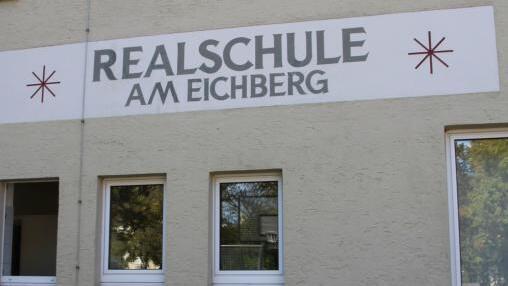 Das Gebäude der Realschule ist sanierungsbedürftig beziehungsweise im Prinzip nicht mehr nutzbar.